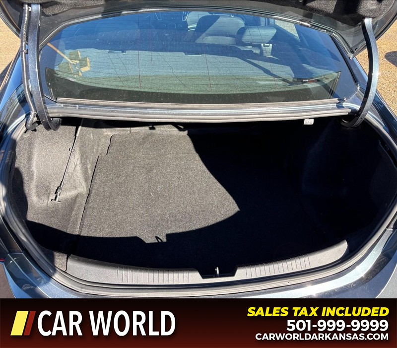 Chevrolet Malibu Vehicle Full-screen Gallery Image 6