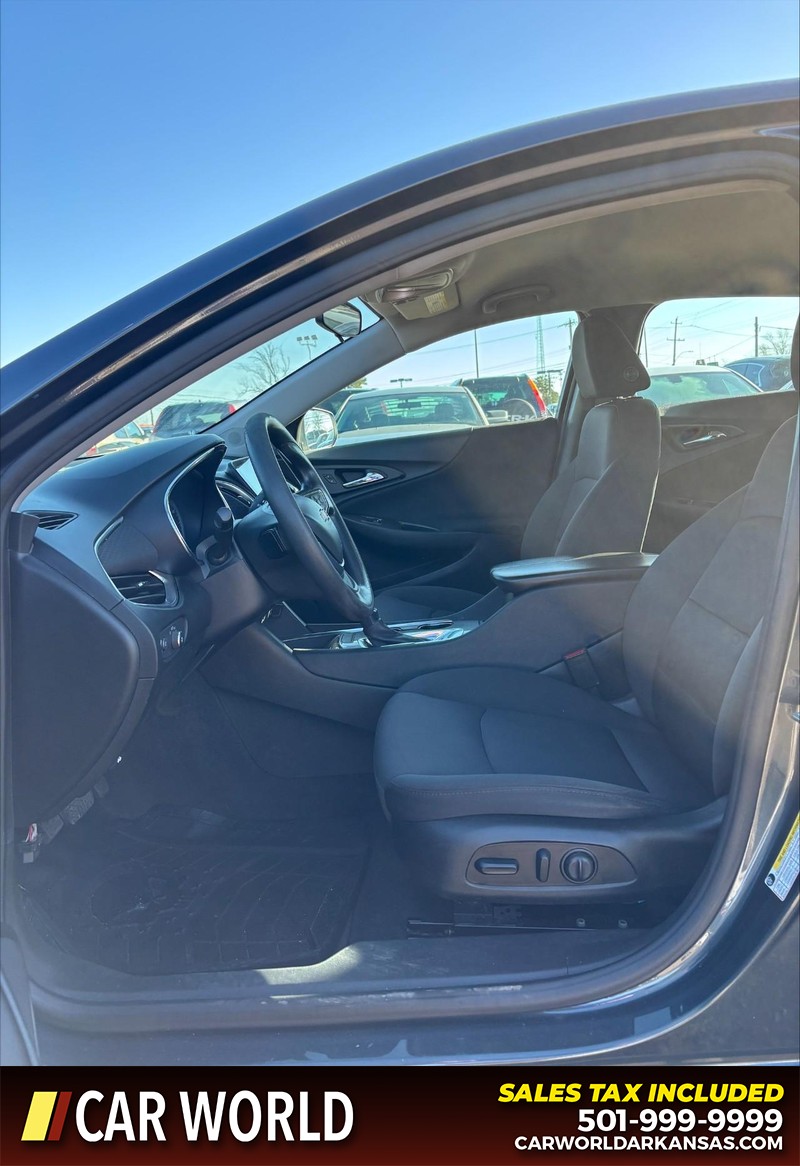 Chevrolet Malibu Vehicle Full-screen Gallery Image 13