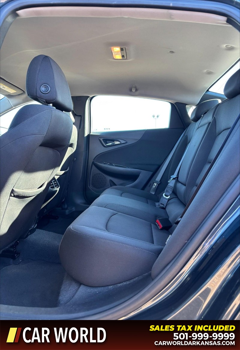 Chevrolet Malibu Vehicle Full-screen Gallery Image 15