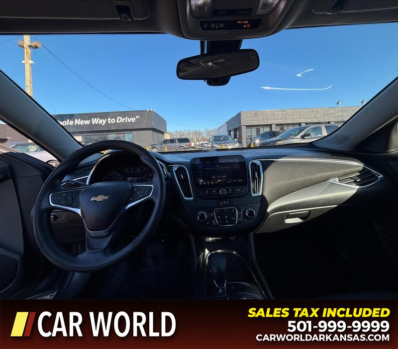 Chevrolet Malibu Vehicle Full-screen Gallery Image 16