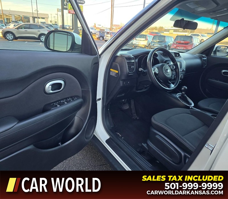 Kia Soul Vehicle Full-screen Gallery Image 7