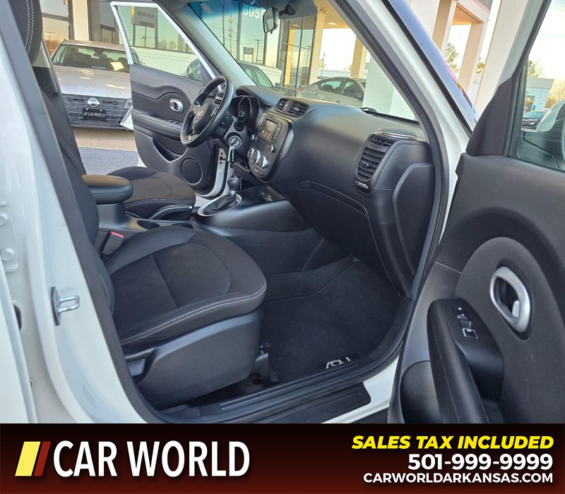 Kia Soul Vehicle Full-screen Gallery Image 11