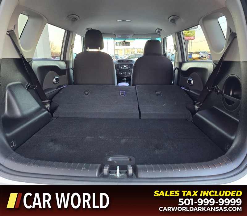 Kia Soul Vehicle Full-screen Gallery Image 14