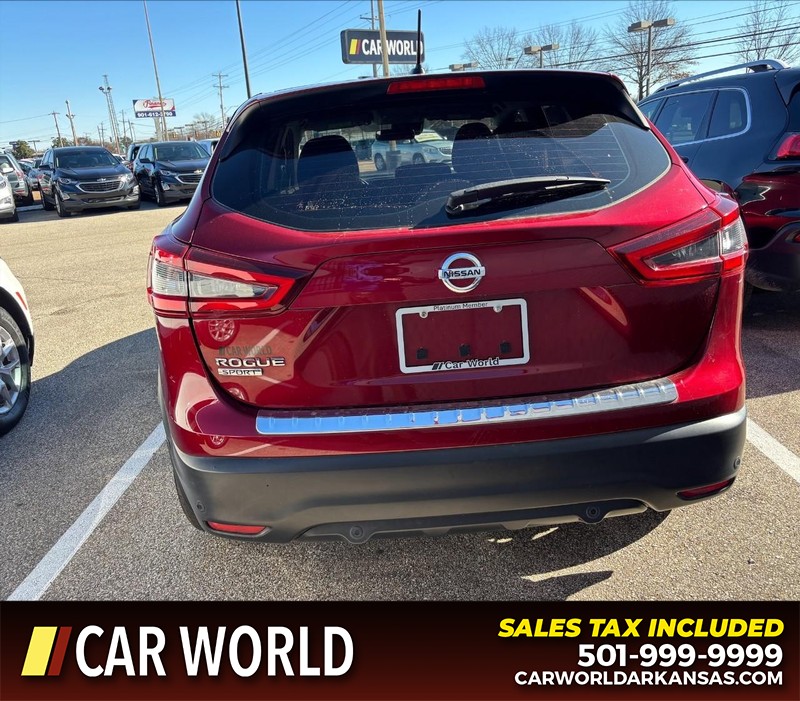 Nissan Rogue Sport Vehicle Full-screen Gallery Image 4