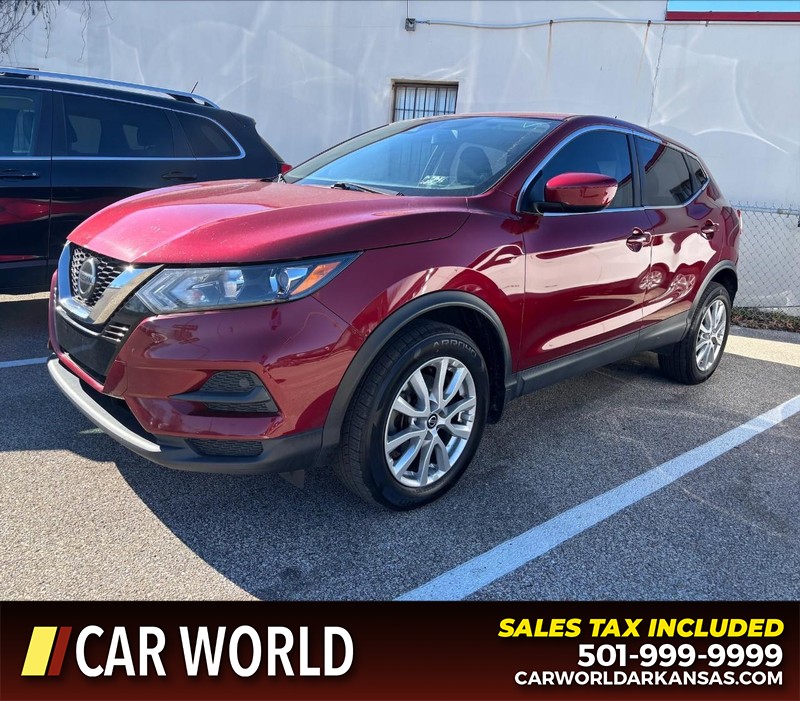 Nissan Rogue Sport Vehicle Full-screen Gallery Image 9