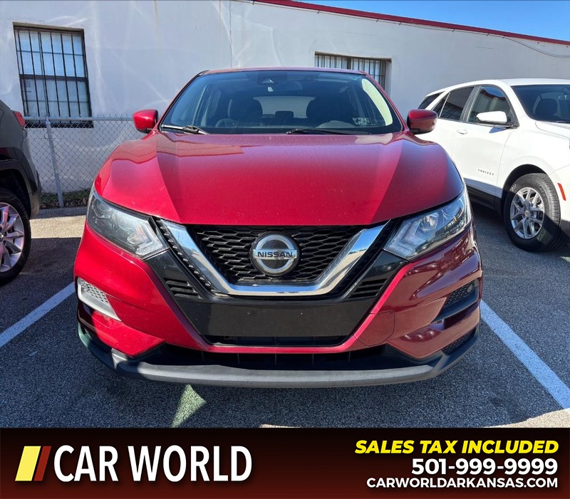 Nissan Rogue Sport Vehicle Full-screen Gallery Image 10