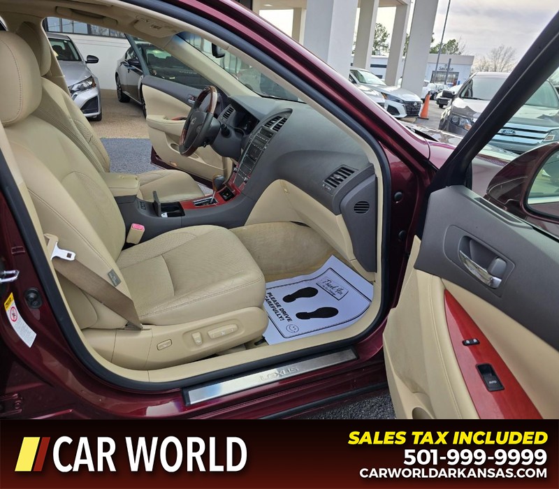 Lexus ES 350 Vehicle Full-screen Gallery Image 11