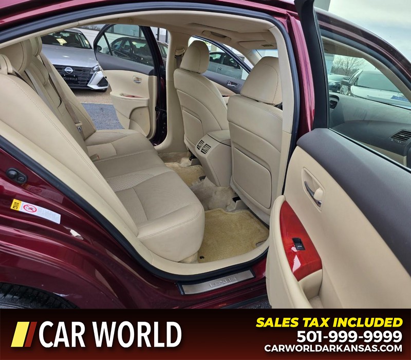 Lexus ES 350 Vehicle Full-screen Gallery Image 12