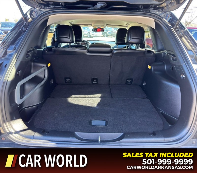 Jeep Cherokee Vehicle Full-screen Gallery Image 6