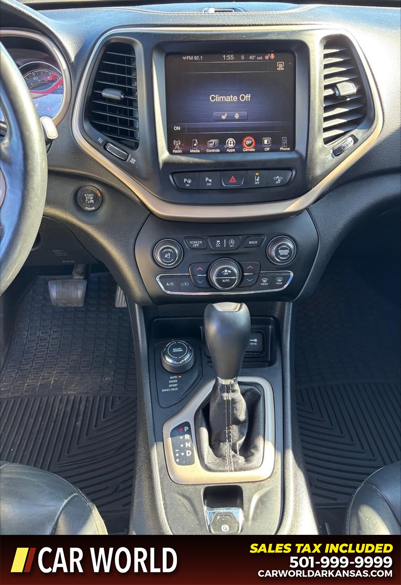 Jeep Cherokee Vehicle Full-screen Gallery Image 17