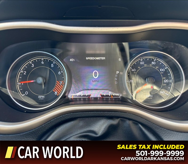 Jeep Cherokee Vehicle Full-screen Gallery Image 20