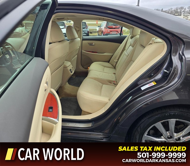 Lexus ES 350 Vehicle Full-screen Gallery Image 10