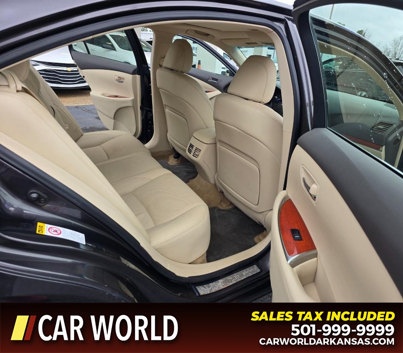 Lexus ES 350 Vehicle Full-screen Gallery Image 13