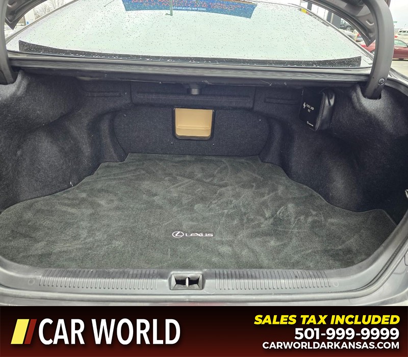 Lexus ES 350 Vehicle Full-screen Gallery Image 14