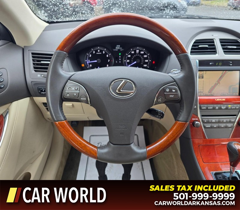 Lexus ES 350 Vehicle Full-screen Gallery Image 15