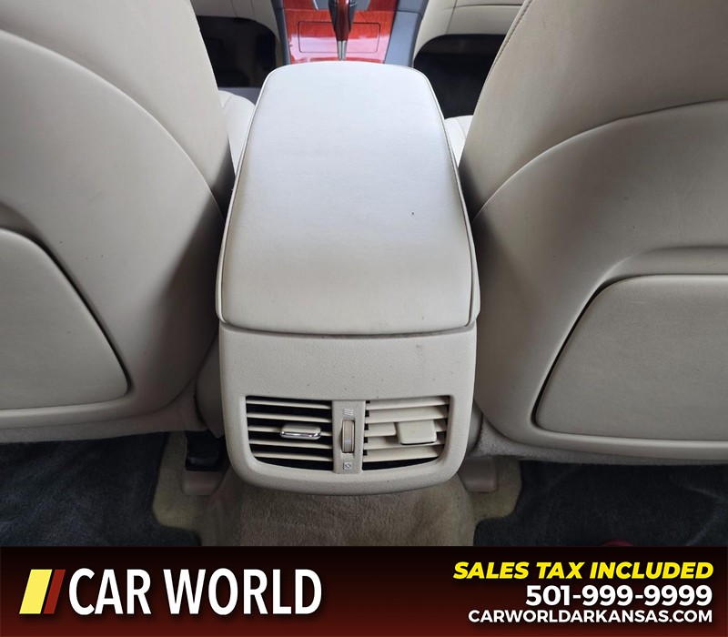 Lexus ES 350 Vehicle Full-screen Gallery Image 21