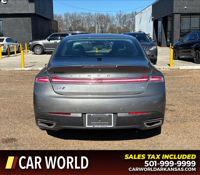 Lincoln MKZ Vehicle Full-screen Gallery Image 4