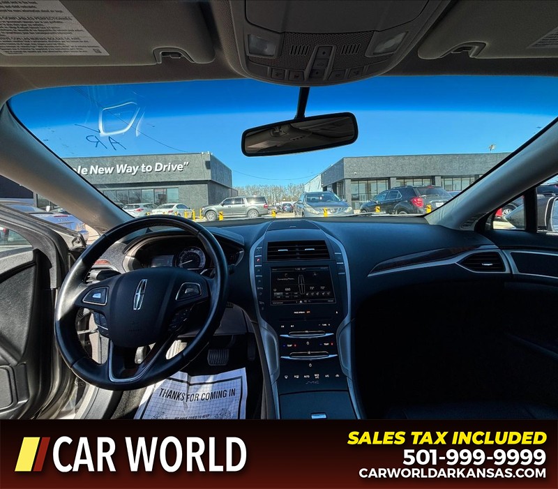 Lincoln MKZ Vehicle Full-screen Gallery Image 16