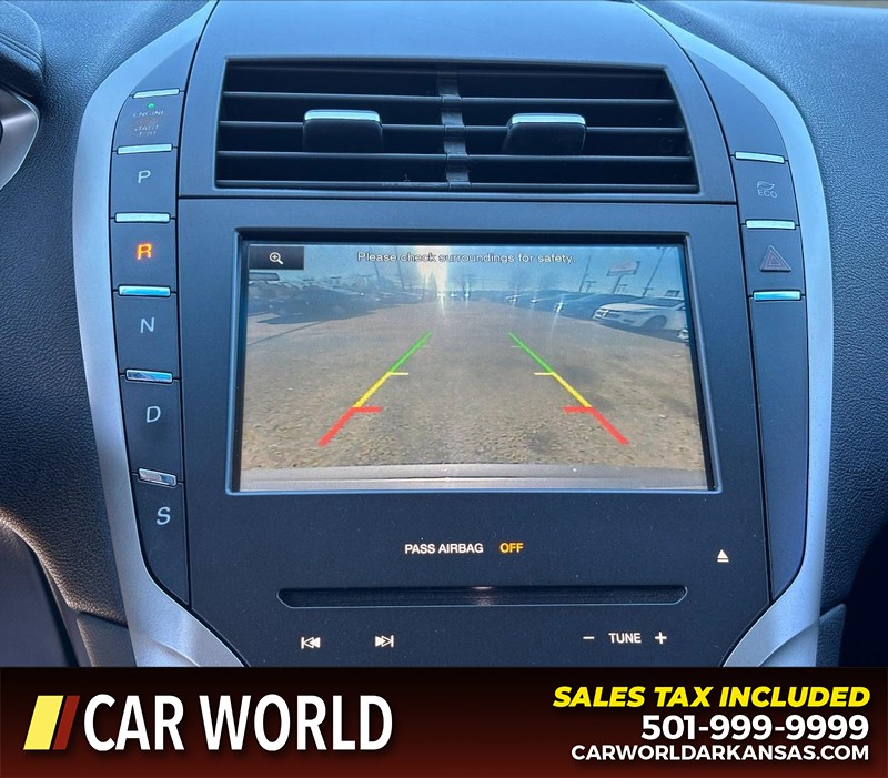 Lincoln MKZ Vehicle Full-screen Gallery Image 18