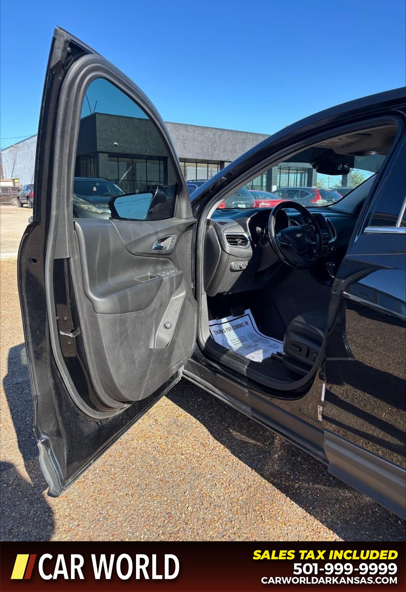 Chevrolet Equinox Vehicle Full-screen Gallery Image 12