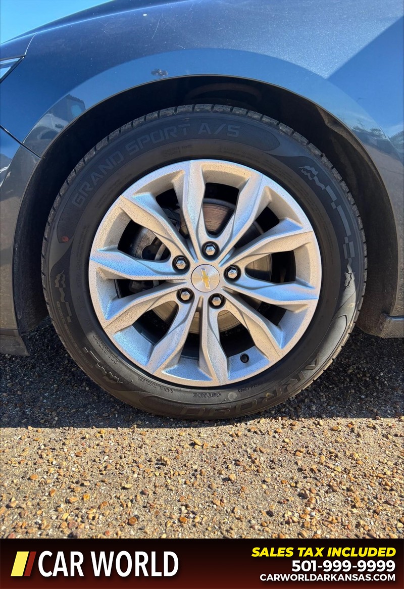 Chevrolet Malibu Vehicle Full-screen Gallery Image 11