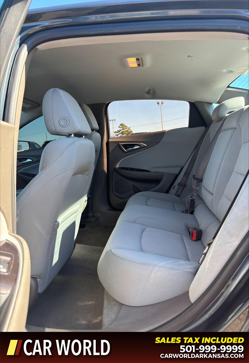 Chevrolet Malibu Vehicle Full-screen Gallery Image 15