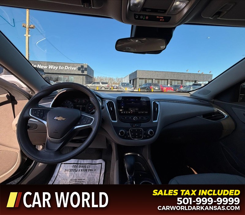 Chevrolet Malibu Vehicle Full-screen Gallery Image 16