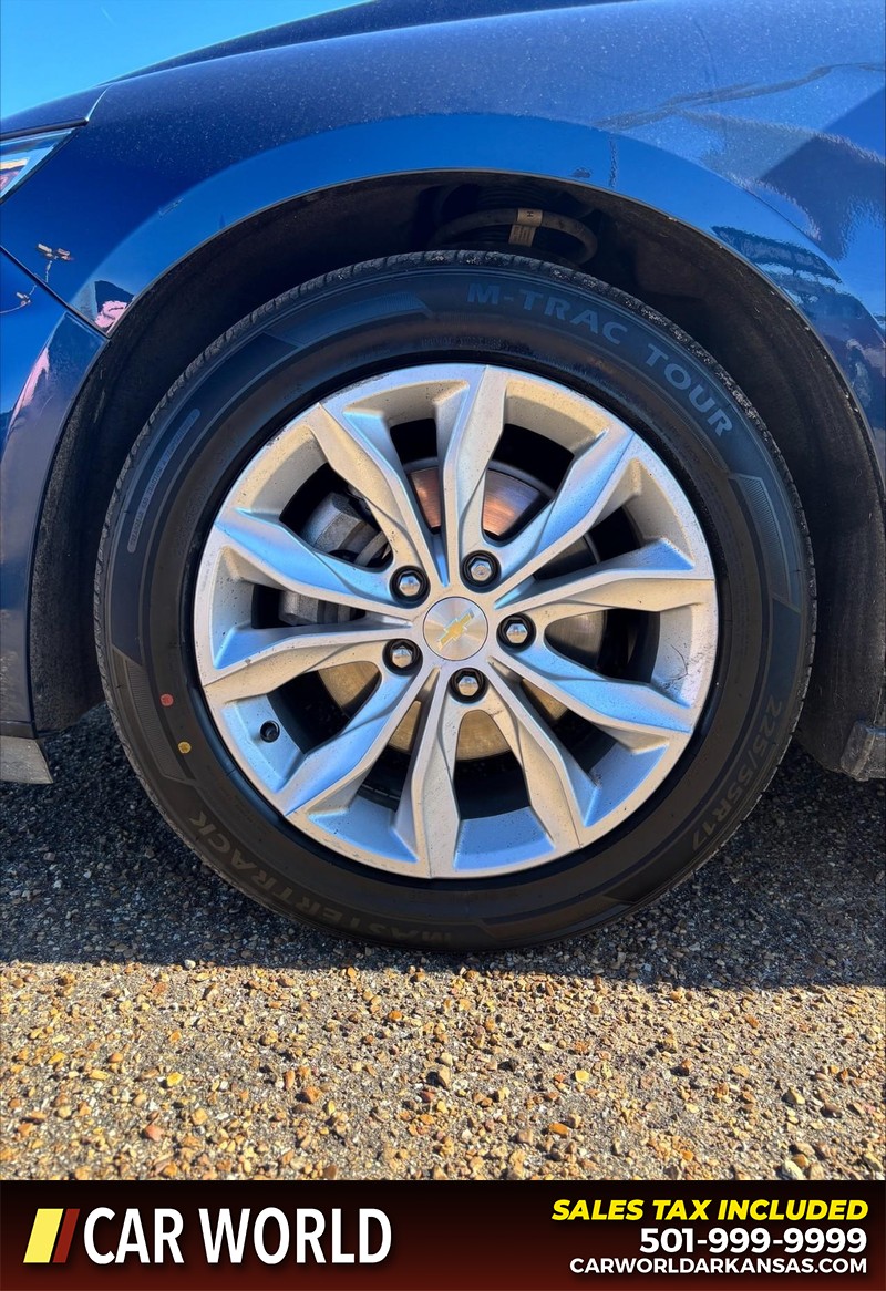 Chevrolet Malibu Vehicle Full-screen Gallery Image 11