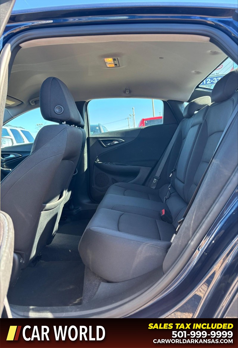 Chevrolet Malibu Vehicle Full-screen Gallery Image 15