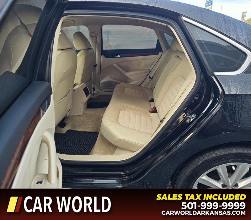 Volkswagen Passat Vehicle Full-screen Gallery Image 10