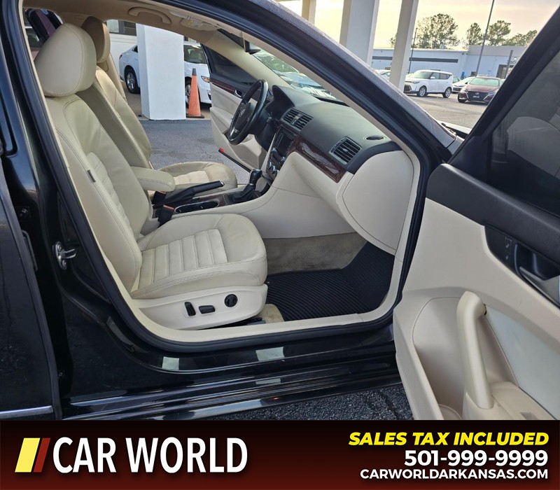 Volkswagen Passat Vehicle Full-screen Gallery Image 11