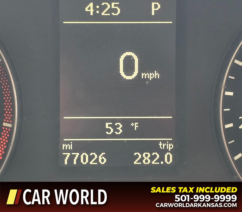 Volkswagen Passat Vehicle Full-screen Gallery Image 16