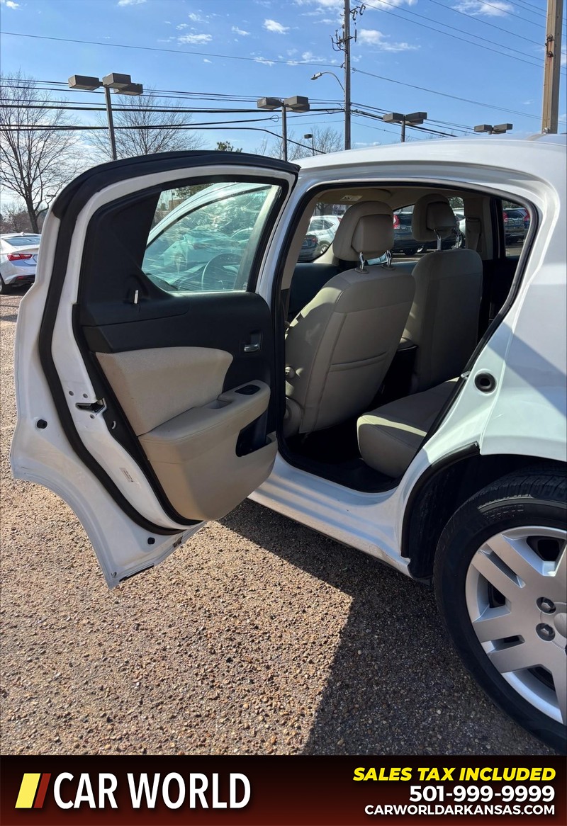 Dodge Avenger Vehicle Full-screen Gallery Image 14