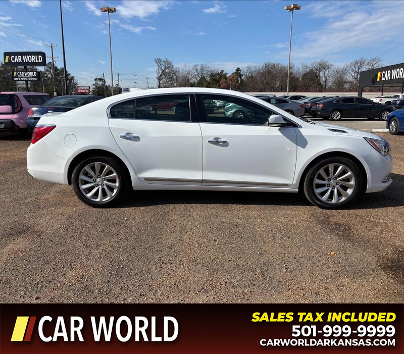 Buick LaCrosse Vehicle Full-screen Gallery Image 2