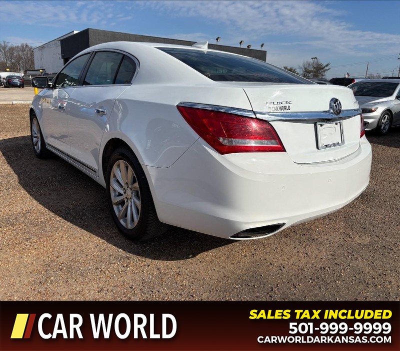 Buick LaCrosse Vehicle Full-screen Gallery Image 7