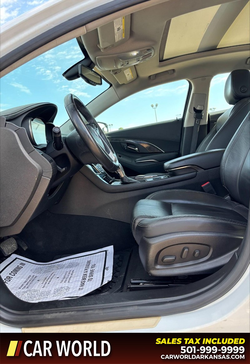 Buick LaCrosse Vehicle Full-screen Gallery Image 13