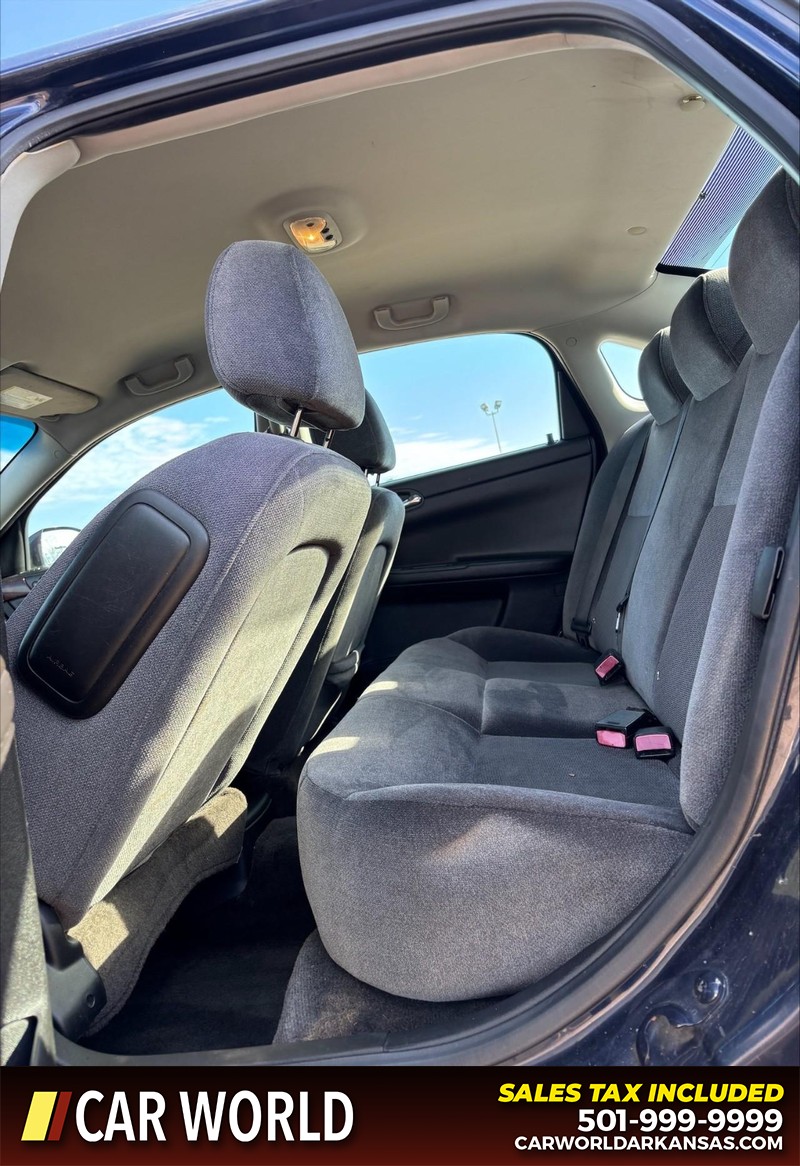Chevrolet Impala Vehicle Full-screen Gallery Image 15
