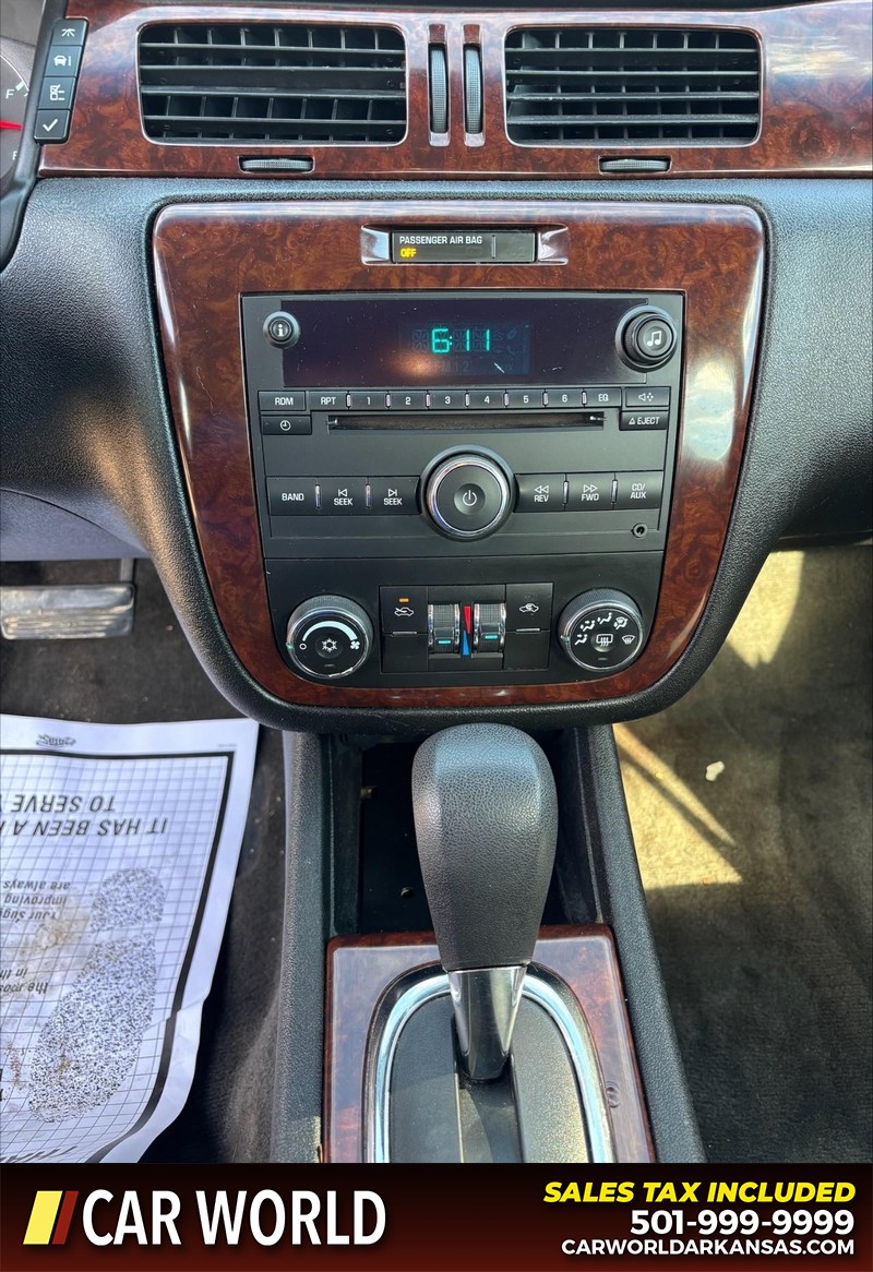 Chevrolet Impala Vehicle Full-screen Gallery Image 17