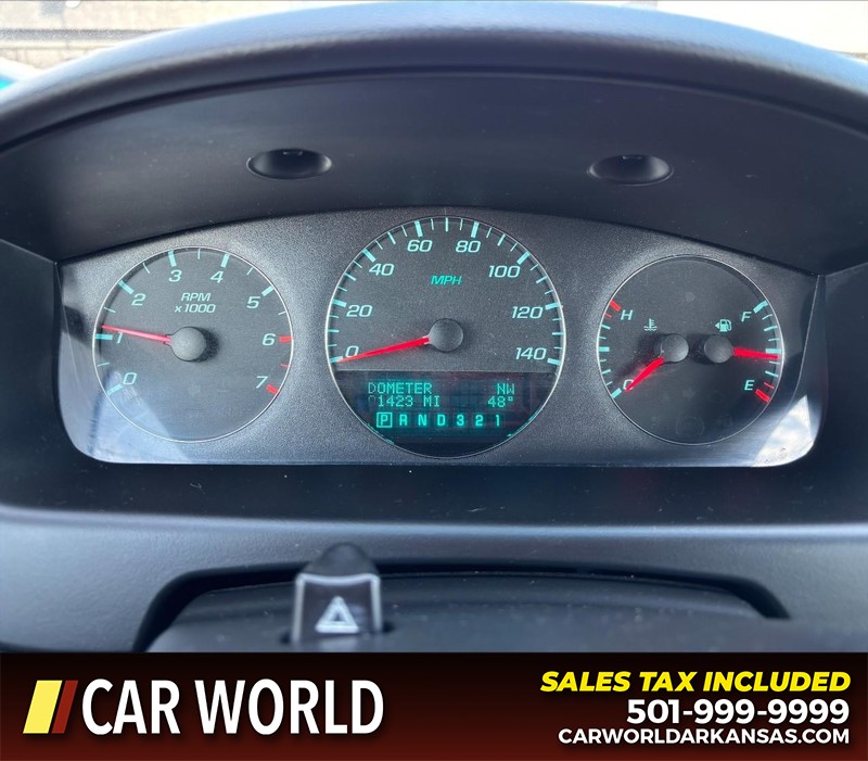 Chevrolet Impala Vehicle Full-screen Gallery Image 19