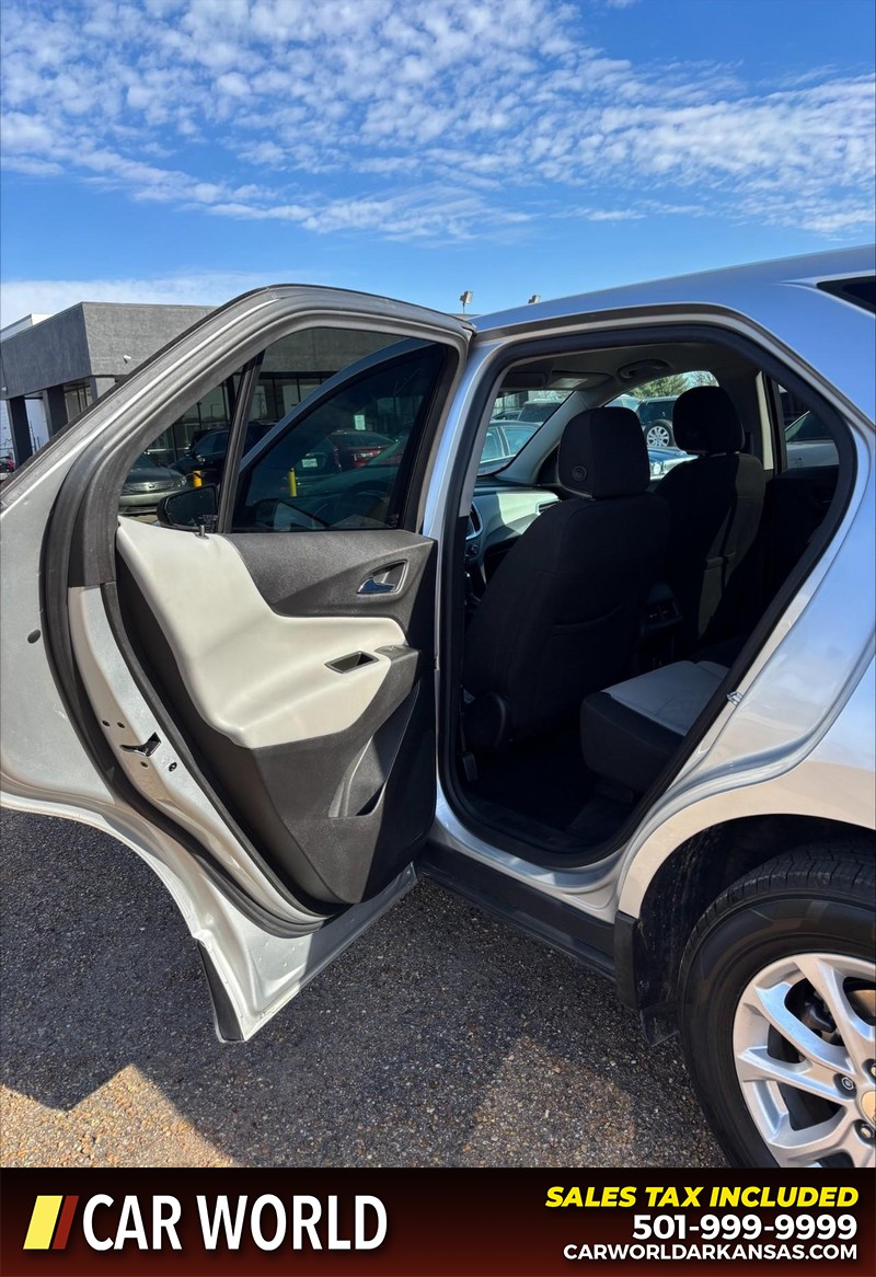 Chevrolet Equinox Vehicle Full-screen Gallery Image 14