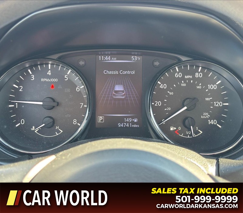 Nissan Rogue Sport Vehicle Full-screen Gallery Image 20