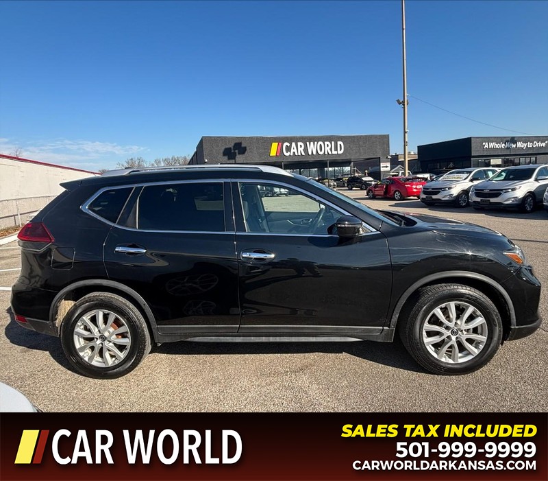 Nissan Rogue Vehicle Full-screen Gallery Image 2