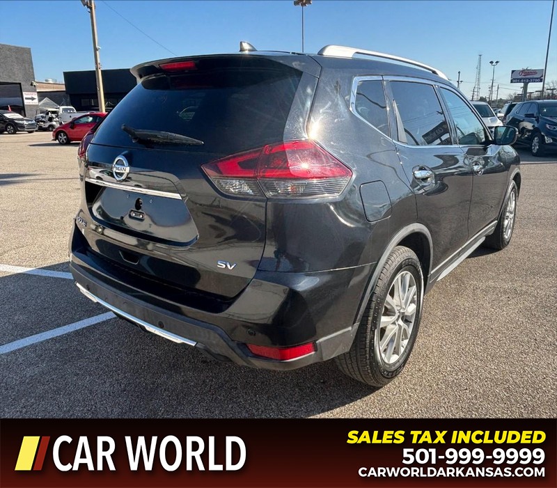 Nissan Rogue Vehicle Full-screen Gallery Image 3