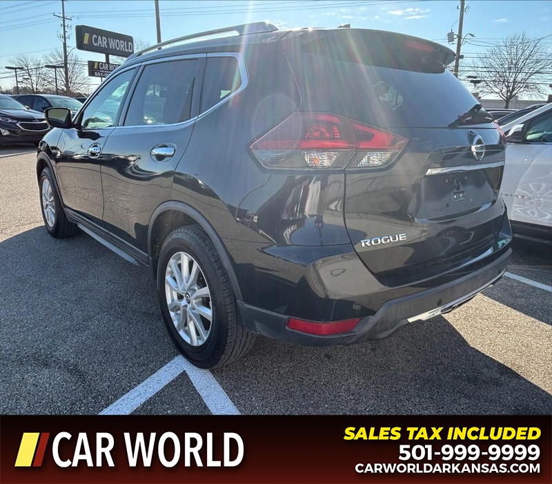 Nissan Rogue Vehicle Full-screen Gallery Image 7