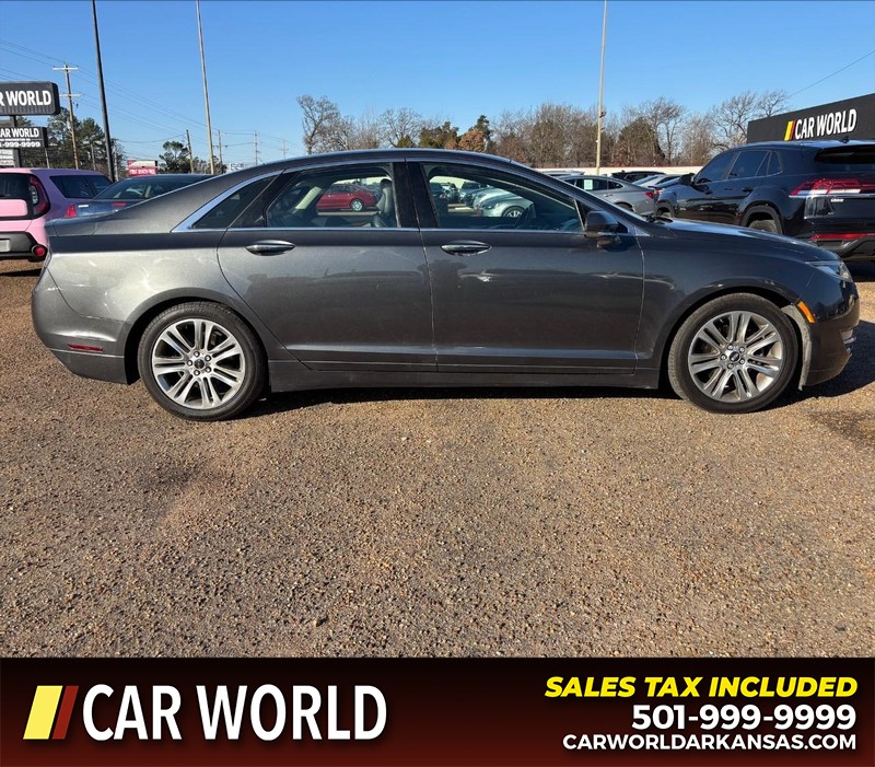 Lincoln MKZ Vehicle Full-screen Gallery Image 2