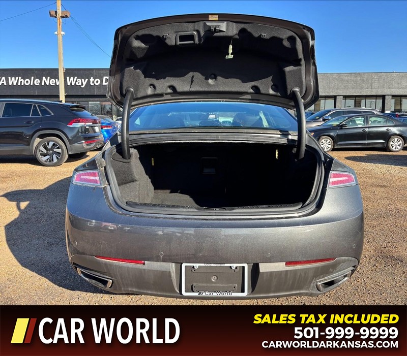 Lincoln MKZ Vehicle Full-screen Gallery Image 5