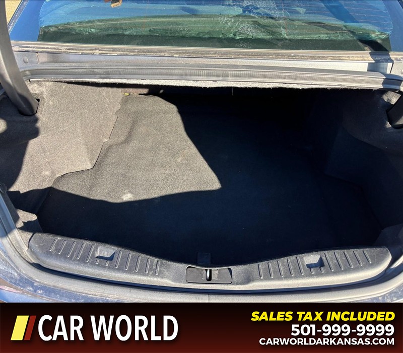 Lincoln MKZ Vehicle Full-screen Gallery Image 6