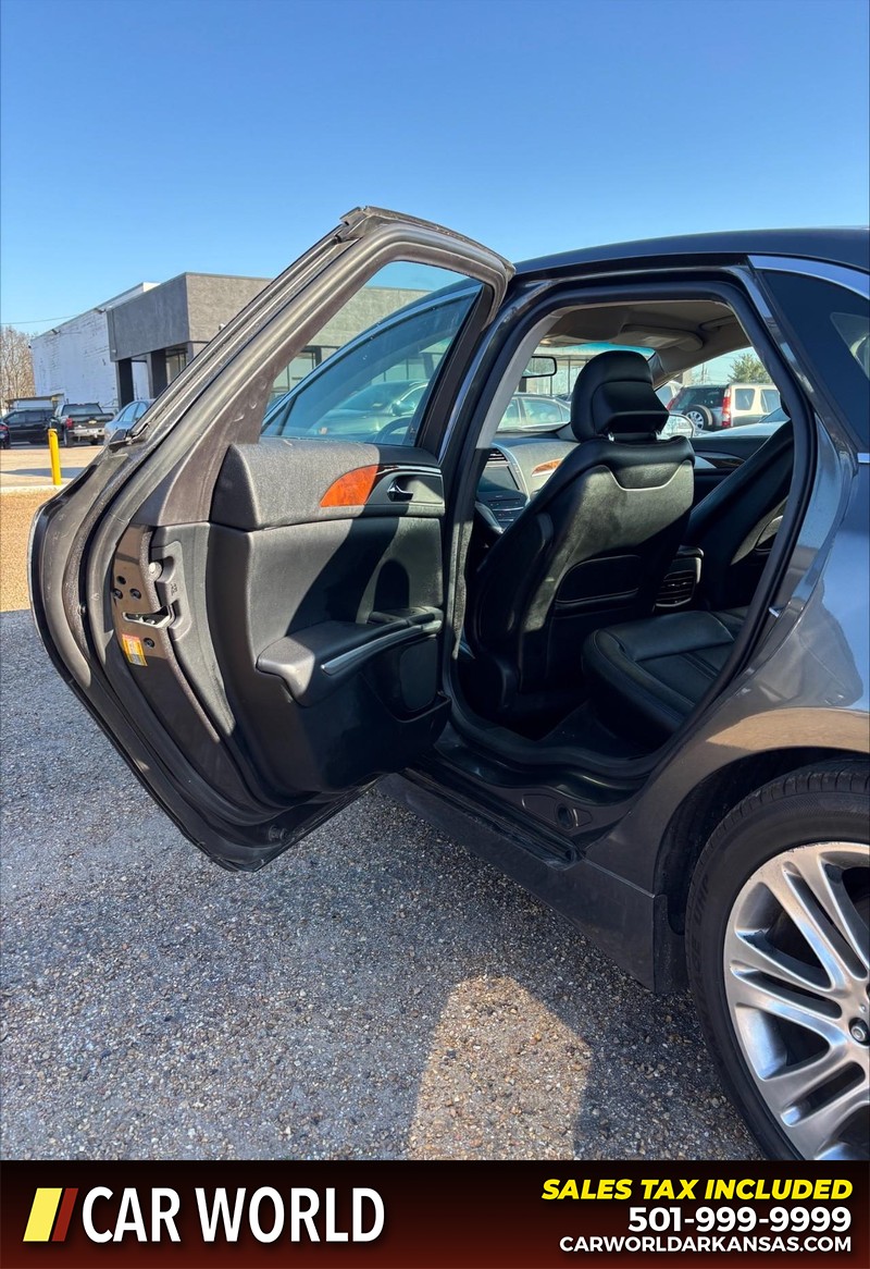 Lincoln MKZ Vehicle Full-screen Gallery Image 14