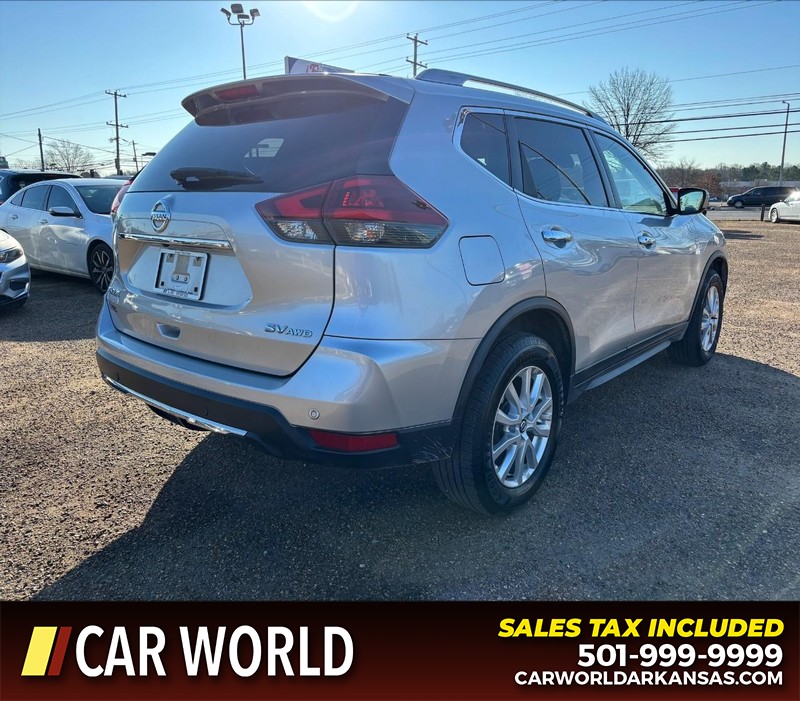 Nissan Rogue Vehicle Full-screen Gallery Image 3