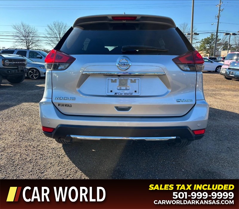 Nissan Rogue Vehicle Full-screen Gallery Image 4